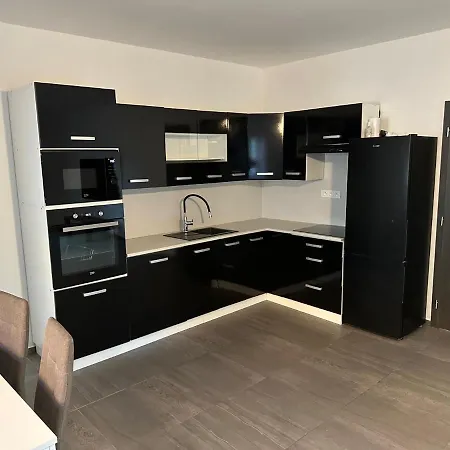 Byt Apartman 73M2 Klid Priroda Parking Free Prague Exterior photo